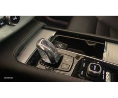 Volvo XC 90 XC90 T8 Twin Momentum 7 asientos de 2016 con 139.028 Km por 31.900 EUR. en Asturias