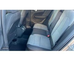 Volvo XC40 1.5 T2 CORE 129 5P de 2022 con 25.706 Km por 28.900 EUR. en Cordoba