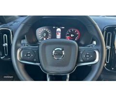Volvo XC40 1.5 T2 CORE 129 5P de 2022 con 25.706 Km por 28.900 EUR. en Cordoba