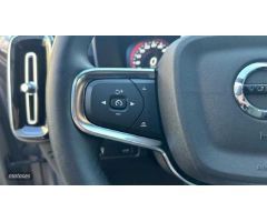 Volvo XC40 1.5 T2 CORE 129 5P de 2022 con 25.706 Km por 28.900 EUR. en Cordoba