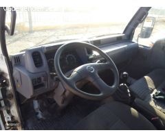 Nissan Cabstar 35.13 GRUA PORTACOCHES. de 2005 con 235.000 Km por 9.800 EUR. en Murcia