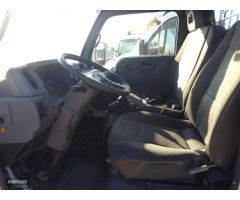 Nissan Cabstar 35.13 GRUA PORTACOCHES. de 2005 con 235.000 Km por 9.800 EUR. en Murcia