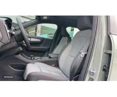Volvo XC40 2.0 B3 CORE AUTO 5P de 2025 con 1 Km por 41.050 EUR. en Vizcaya