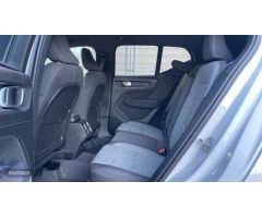 Volvo XC40 2.0 B3 PLUS DARK AUTO 5P de 2025 con 1 Km por 44.200 EUR. en Vizcaya