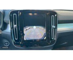 Volvo XC40 2.0 B3 PLUS DARK AUTO 5P de 2025 con 1 Km por 44.200 EUR. en Vizcaya