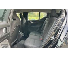 Volvo XC40 2.0 B3 ESSENTIAL AUTO 5P de 2025 con 1 Km por 37.700 EUR. en Vizcaya