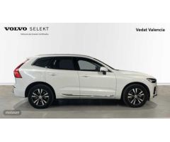Volvo XC 60 2.0 T6 RECHARGE CORE AUTO 4WD 350 5P de 2024 con 17.900 Km por 45.900 EUR. en Valencia