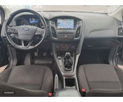 Ford Focus 1.0i 100CV (GPS+SENSOR TRAS) de 2015 con 190.000 Km por 6.450 EUR. en Madrid
