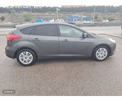 Ford Focus 1.0i 100CV (GPS+SENSOR TRAS) de 2015 con 190.000 Km por 6.450 EUR. en Madrid
