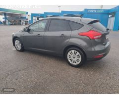 Ford Focus 1.0i 100CV (GPS+SENSOR TRAS) de 2015 con 190.000 Km por 6.450 EUR. en Madrid