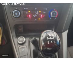 Ford Focus 1.0i 100CV (GPS+SENSOR TRAS) de 2015 con 190.000 Km por 6.450 EUR. en Madrid