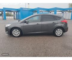 Ford Focus 1.0i 100CV (GPS+SENSOR TRAS) de 2015 con 190.000 Km por 6.450 EUR. en Madrid