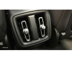 Volvo XC40 XC40 Core, B3, Gasolina de 2024 con 30.065 Km por 31.900 EUR. en Cantabria