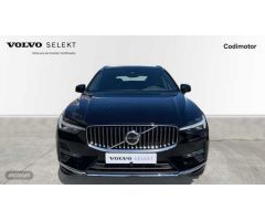 Volvo XC 60 XC60 Plus, B4 (diesel), Diesel, Bright de 2022 con 28.001 Km por 47.990 EUR. en Sevilla