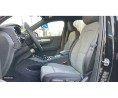 Volvo XC40 2.0 B3 CORE AUTO 5P de 2025 con 1 Km por 40.100 EUR. en Vizcaya