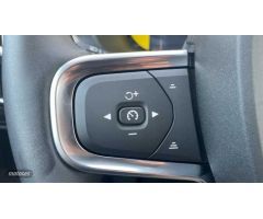Volvo XC40 2.0 B3 CORE AUTO 5P de 2025 con 1 Km por 40.100 EUR. en Vizcaya