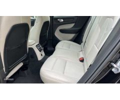 Volvo XC40 1.5 T4 RECHARGE INSCRIPTION EXP DCT 211 5P de 2021 con 68.852 Km por 31.900 EUR. en Zamor