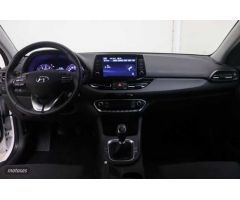 Hyundai i30 1.5 DPI Klass SLX 110 de 2024 con 11.699 Km por 19.600 EUR. en Alicante