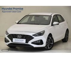 Hyundai i30 1.5 DPI Klass SLX 110 de 2024 con 10.212 Km por 19.900 EUR. en Alicante