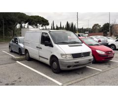 Mercedes Vito 108CDI W638 82cv de 2003 con 169.000 Km por 9.900 EUR. en Barcelona
