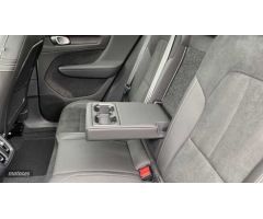 Volvo XC40 Black Edition Ultra, B3 Mild Hybrid, Gasolina de 2024 con 13.798 Km por 46.400 EUR. en Mu