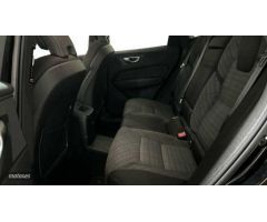 Volvo XC 60 2.0 T6 RECHARGE CORE AUTO 4WD 350 5P de 2023 con 15.000 Km por 46.900 EUR. en Madrid