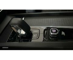 Volvo XC 60 2.0 T6 RECHARGE CORE AUTO 4WD 350 5P de 2023 con 15.000 Km por 46.900 EUR. en Madrid