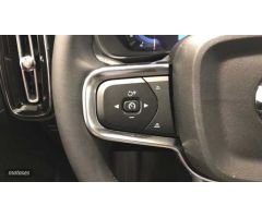 Volvo XC40 XC40 Plus, B3 Mild hybrid, Gasolina, Dark de 2025 con 10 Km por 46.990 EUR. en Ourense