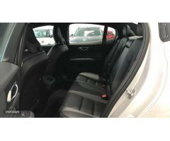 Volvo S60 S60 Plus, B4 Mild Hybrid, Gasolina, Dark de 2024 con 3.536 Km por 45.500 EUR. en Ourense