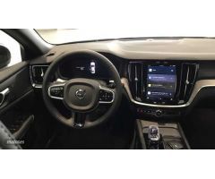 Volvo S60 S60 Plus, B4 Mild Hybrid, Gasolina, Dark de 2024 con 3.536 Km por 45.500 EUR. en Ourense