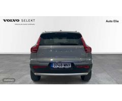 Volvo XC40 XC40 Core, B3 Mild Hybrid, Gasolina de 2024 con 13.500 Km por 35.900 EUR. en Madrid