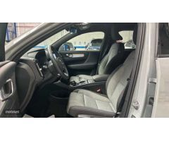 Volvo XC40 XC40 Core, B3 Mild Hybrid, Gasolina de 2024 con 13.500 Km por 35.900 EUR. en Madrid