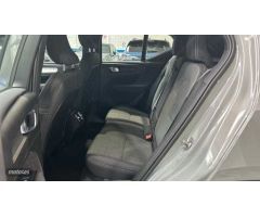Volvo XC40 XC40 Core, B3 Mild Hybrid, Gasolina de 2024 con 13.500 Km por 35.900 EUR. en Madrid