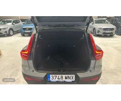 Volvo XC40 XC40 Core, B3 Mild Hybrid, Gasolina de 2024 con 13.500 Km por 35.900 EUR. en Madrid