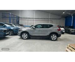 Volvo XC40 XC40 Core, B3 Mild Hybrid, Gasolina de 2024 con 13.500 Km por 35.900 EUR. en Madrid