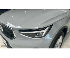 Volvo XC40 XC40 Core, B3 Mild Hybrid, Gasolina de 2024 con 13.500 Km por 35.900 EUR. en Madrid