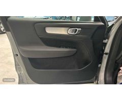 Volvo XC40 XC40 Core, B3 Mild Hybrid, Gasolina de 2024 con 13.500 Km por 35.900 EUR. en Madrid