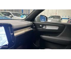 Volvo XC40 XC40 Core, B3 Mild Hybrid, Gasolina de 2024 con 13.500 Km por 35.900 EUR. en Madrid