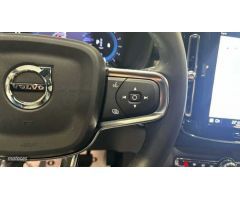 Volvo XC40 XC40 Core, B3 Mild Hybrid, Gasolina de 2024 con 13.500 Km por 35.900 EUR. en Madrid