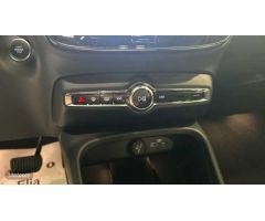 Volvo XC40 XC40 Core, B3 Mild Hybrid, Gasolina de 2024 con 13.500 Km por 35.900 EUR. en Madrid