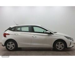 Hyundai i20 1.0 TGDI 48V Essence 74 kW (100 CV) de 2021 con 46.587 Km por 13.990 EUR. en MADRID