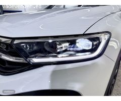 Volkswagen T-Roc Cabrio R-Line 1.5 TSI 150CV DSG de 2024 con 2.060 Km por 39.990 EUR. en Barcelona