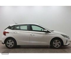 Hyundai i20 1.0 TGDI 48V Essence 74 kW (100 CV) de 2021 con 46.587 Km por 13.990 EUR. en Guadalajara