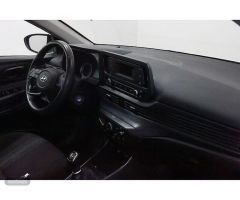 Hyundai i20 1.0 TGDI 48V Essence 74 kW (100 CV) de 2021 con 46.587 Km por 13.990 EUR. en Guadalajara