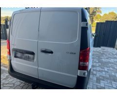 Mercedes Vito 116CDI AT 120kW Tourer Select Compacta de 2021 con 160.132 Km por 9.500 EUR. en Valenc