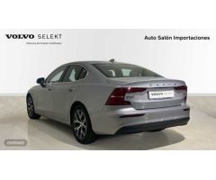 Volvo S60 S60 Core, B4 (gasolina), Gasolina de 2023 con 34.862 Km por 35.900 EUR. en Asturias