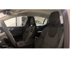 Volvo S60 S60 Core, B4 (gasolina), Gasolina de 2023 con 34.862 Km por 35.900 EUR. en Asturias