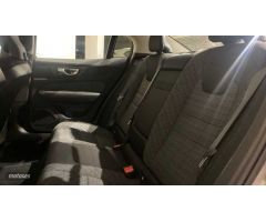 Volvo S60 S60 Core, B4 (gasolina), Gasolina de 2023 con 34.862 Km por 35.900 EUR. en Asturias