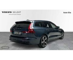 Volvo V 60 V60 Plus, B4 (diesel), Diesel, Dark de 2023 con 40.000 Km por 45.900 EUR. en Madrid