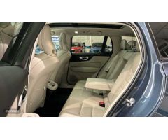 Volvo V 60 V60 Plus, B4 (diesel), Diesel, Dark de 2023 con 40.000 Km por 45.900 EUR. en Madrid